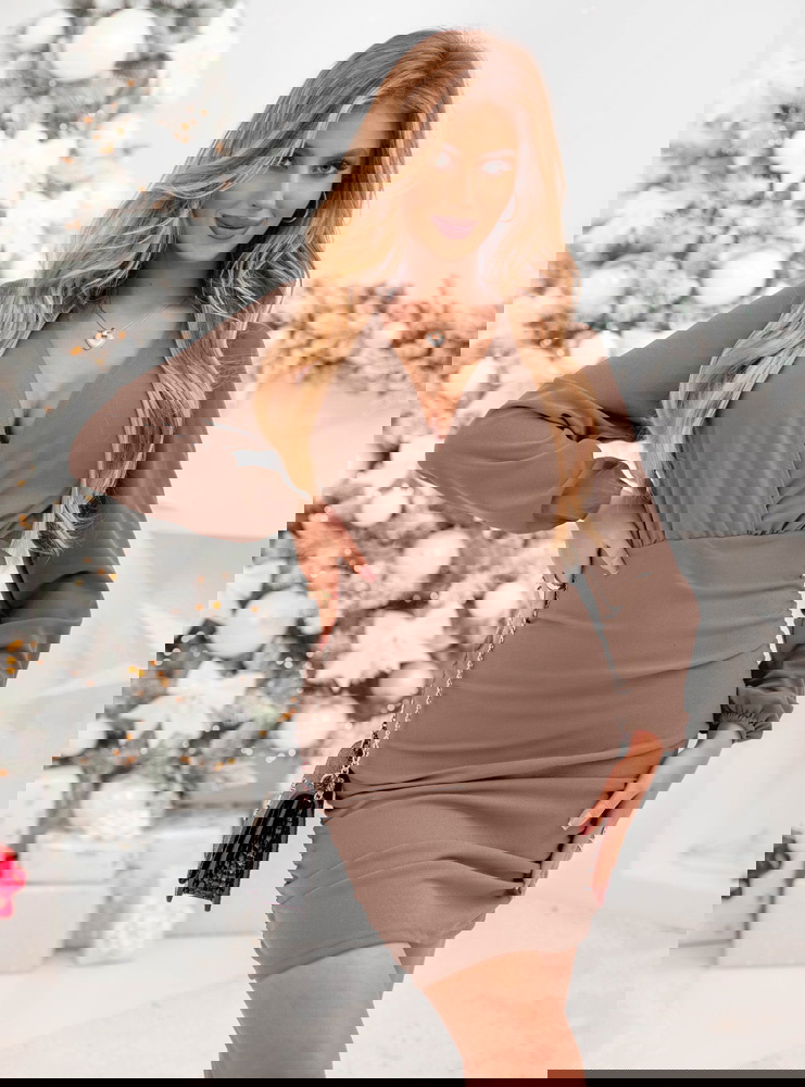 Sukienka mini z przekładanym dekoltem...