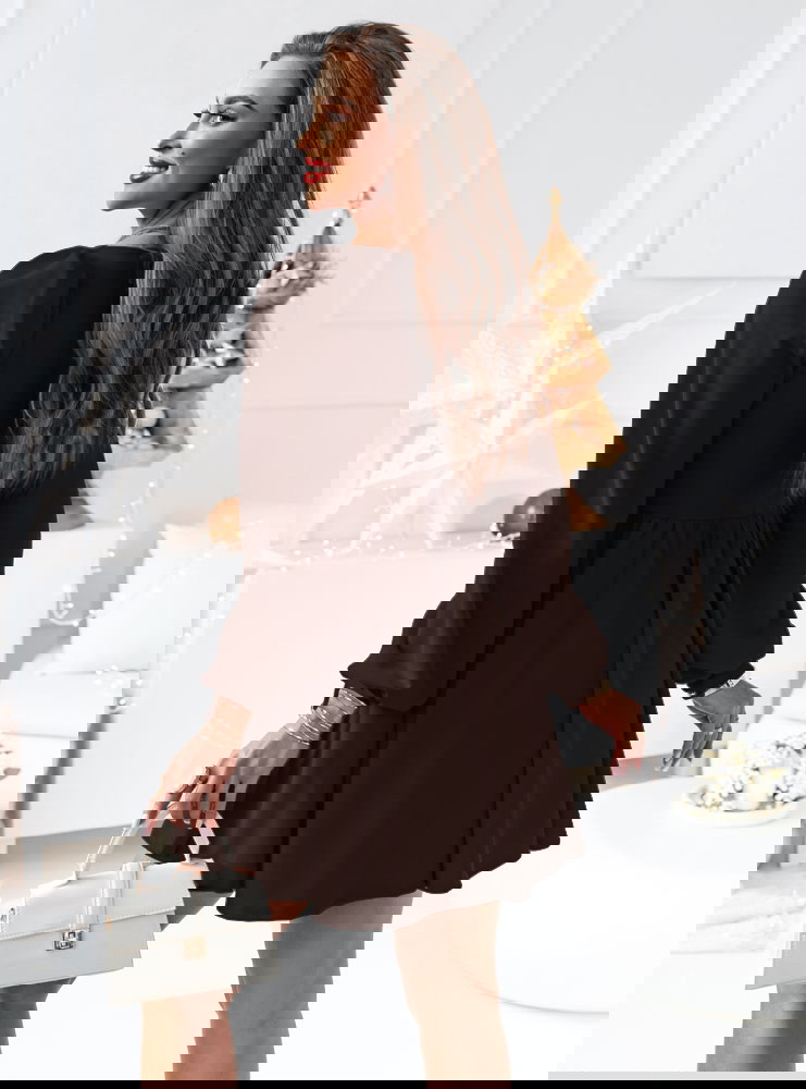 Czekoladowa sukienka z marszczeniem...