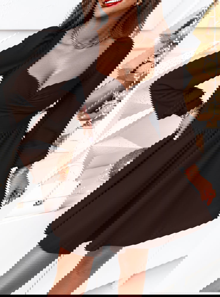 Czekoladowa sukienka z marszczeniem...