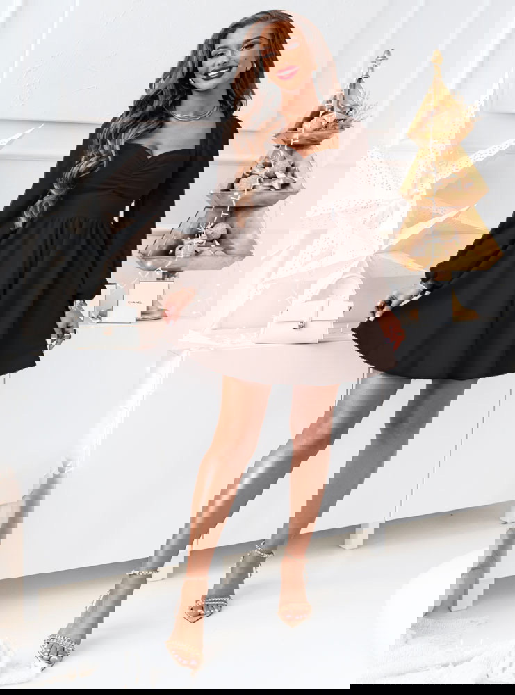 Czekoladowa sukienka z marszczeniem...