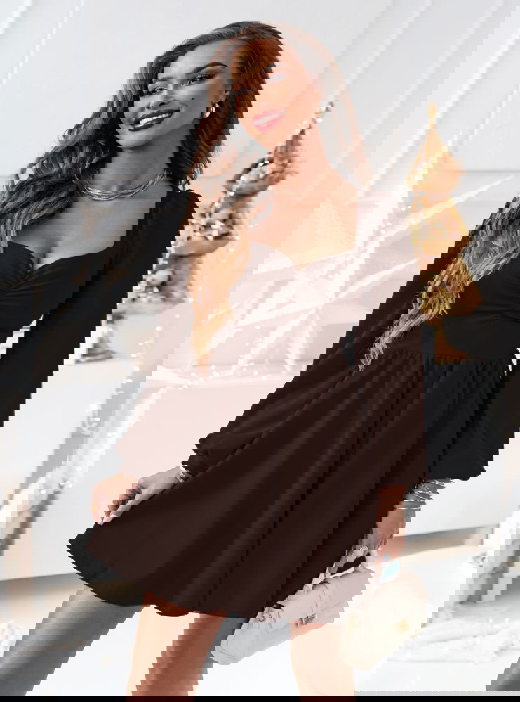 Czekoladowa sukienka z marszczeniem...