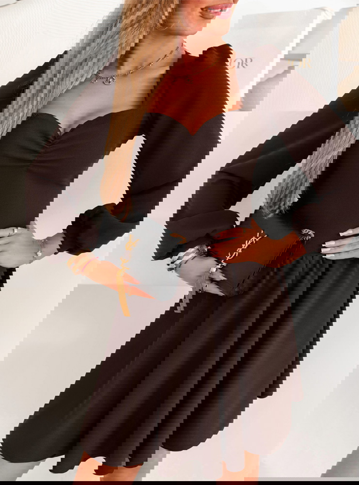 Czekoladowa sukienka z marszczeniem...