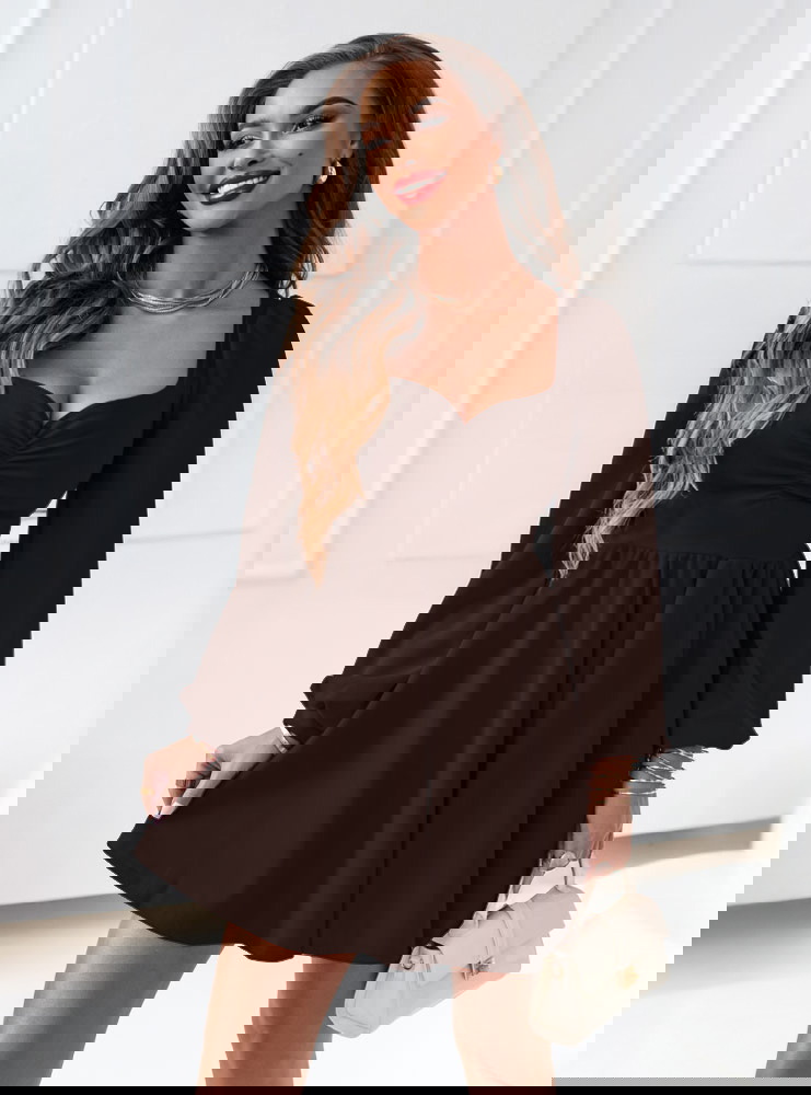 Czekoladowa sukienka z marszczeniem...