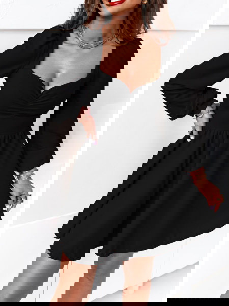 Czarna sukienka z...