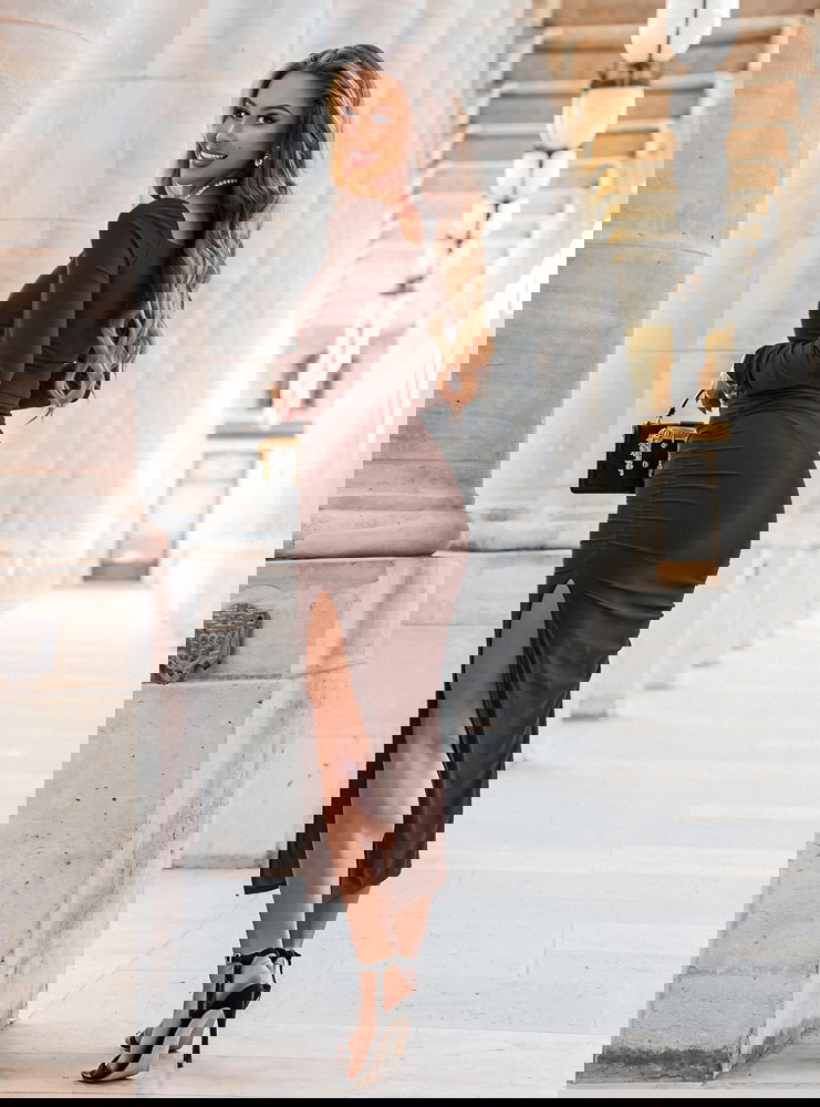 Czekoladowa długa sukienka z...