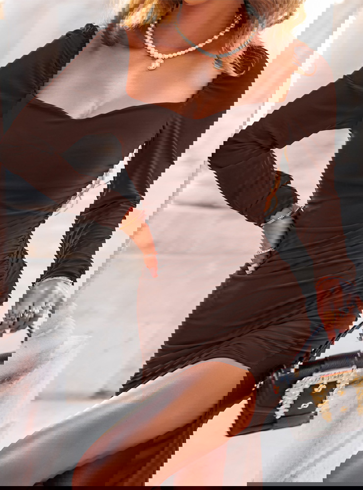 Czekoladowa długa sukienka z...