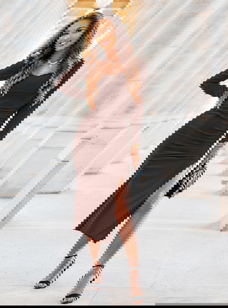 Czekoladowa długa sukienka z...