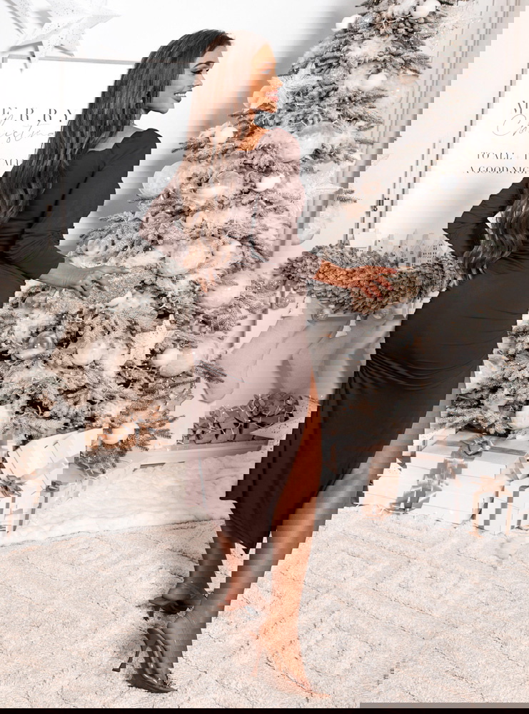 Czekoladowa długa sukienka z...