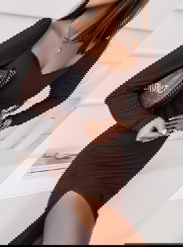 Czekoladowa długa sukienka z...