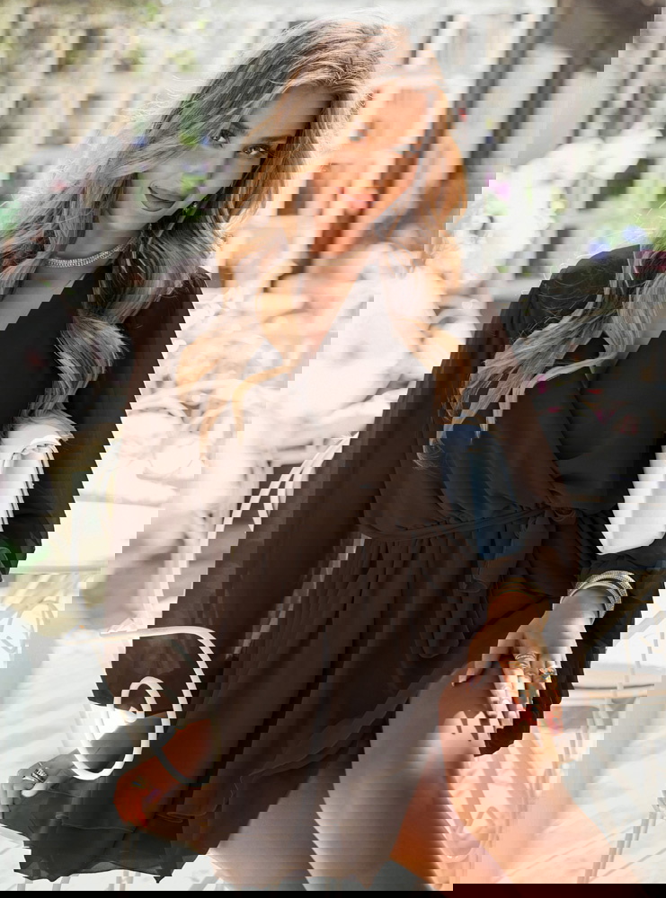 Czekoladowa szyfonowa sukienka mini z...