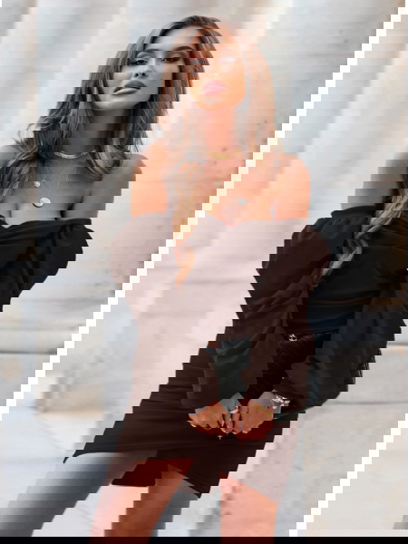 Czekoladowa sukienka z... 2