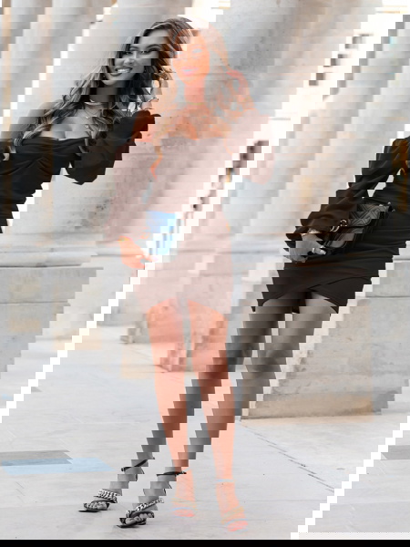 Czekoladowa sukienka z...