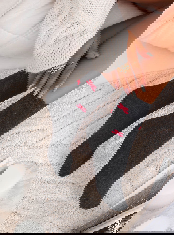 Grafitowe skarpetki z ozdobnym...