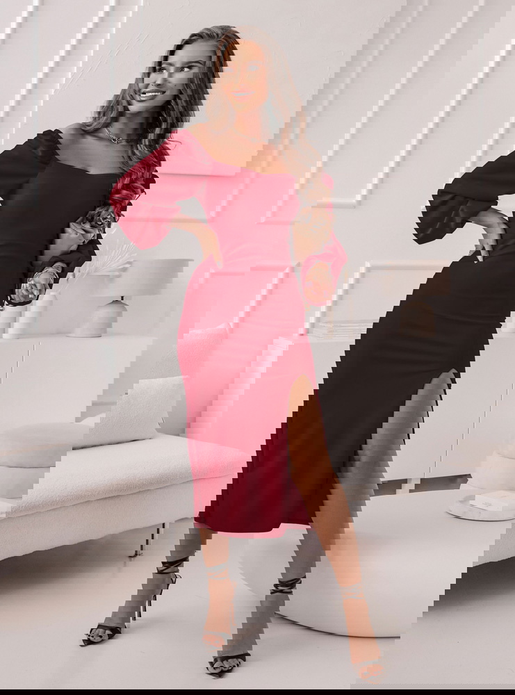 Bordowa sukienka z rozcięciem Dalena