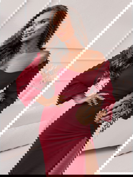 Bordowa sukienka z...