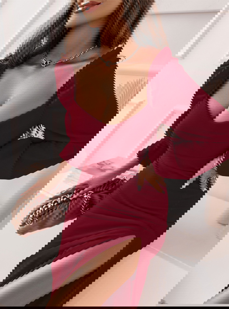 Bordowa sukienka z rozcięciem Dalena