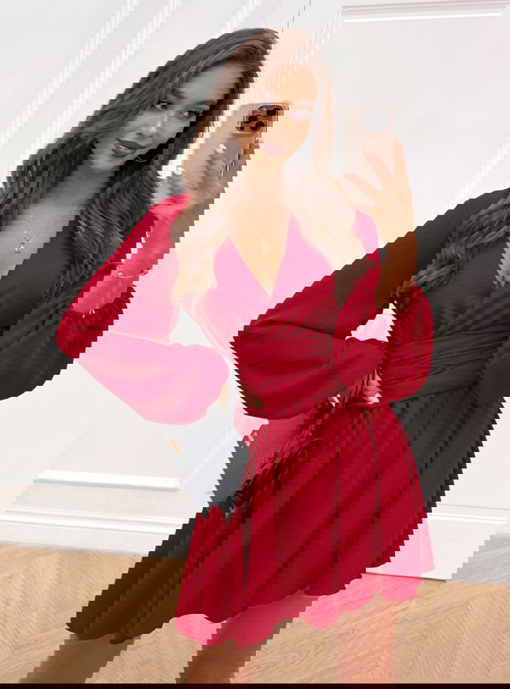 Malinowy kombinezon jak sukienka z...