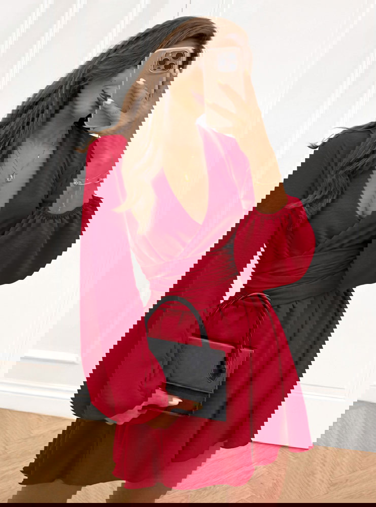 Malinowy kombinezon jak sukienka z...