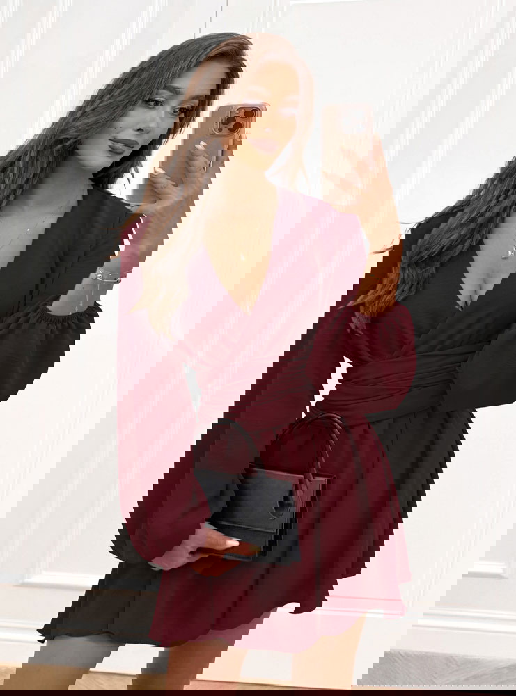 Bordowy kombinezon jak sukienka z...