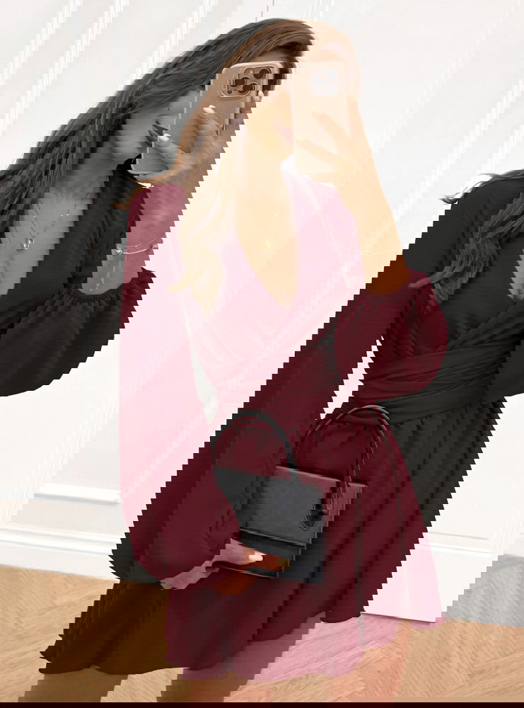 Bordowy kombinezon jak sukienka z...