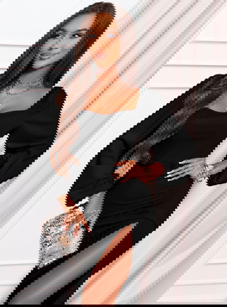 Czarna sukienka z rozcięciem Pamalyn