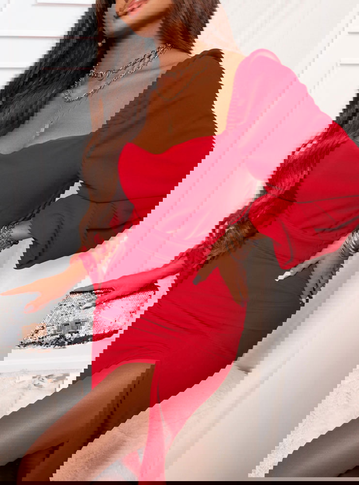 Malinowa sukienka z rozcięciem Pamalyn