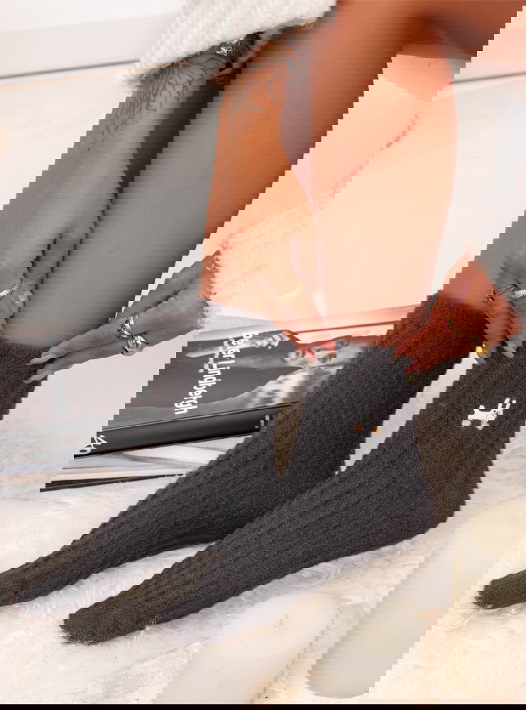 Grafitowe skarpetki z ozdobnym...