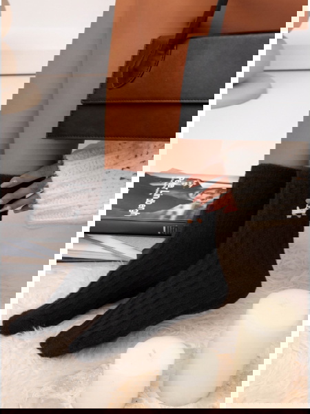 Czarne skarpetki z ozdobnym...