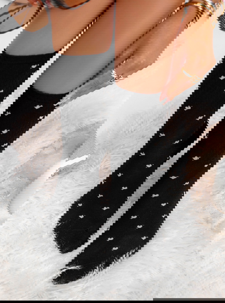 Czarne skarpetki w serduszka Memoona