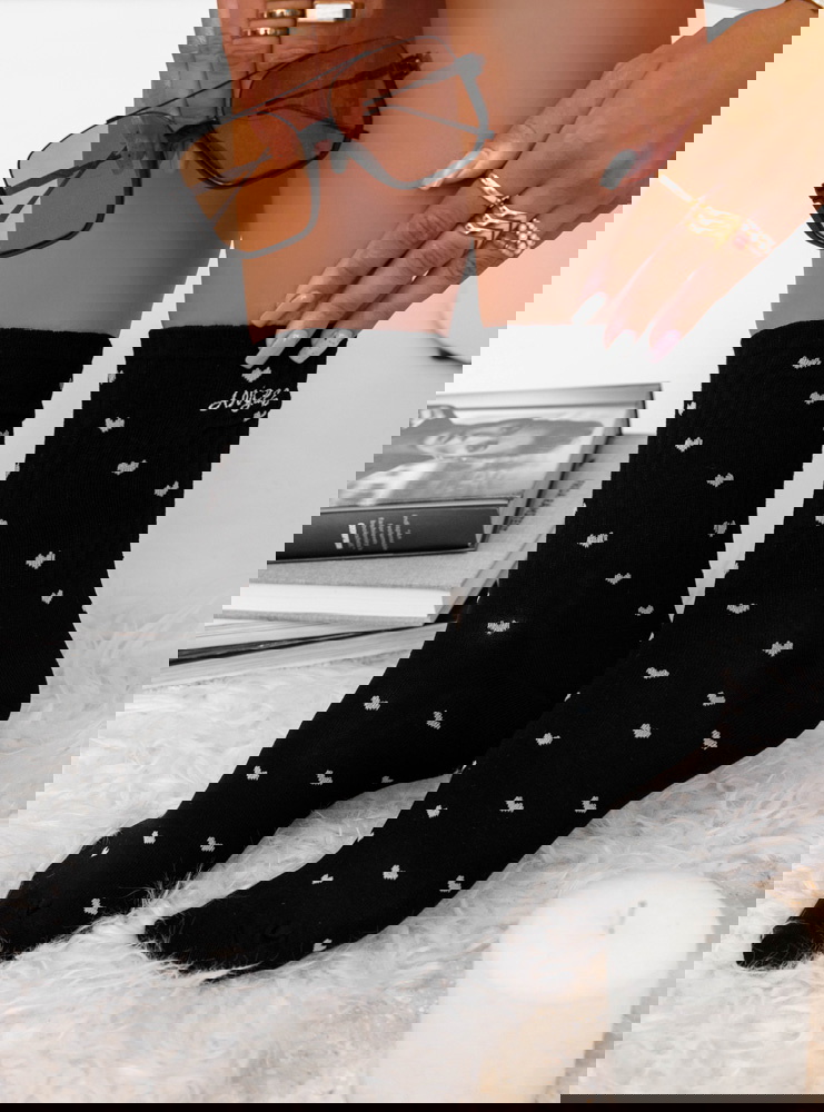 Czarne skarpetki w serduszka Memoona