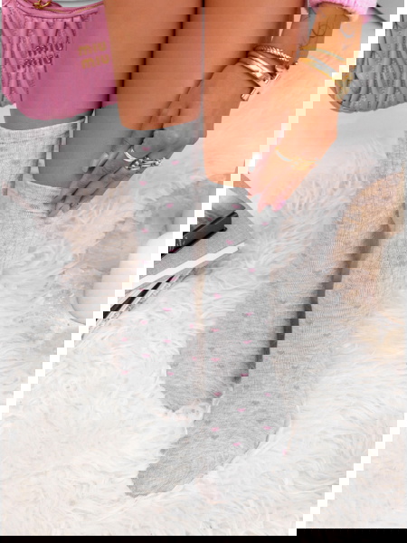 Szare skarpetki w serduszka... 2