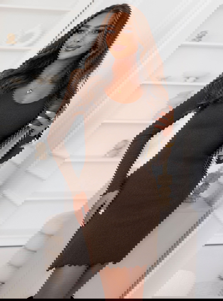 Czekoladowa prążkowana dopasowana...