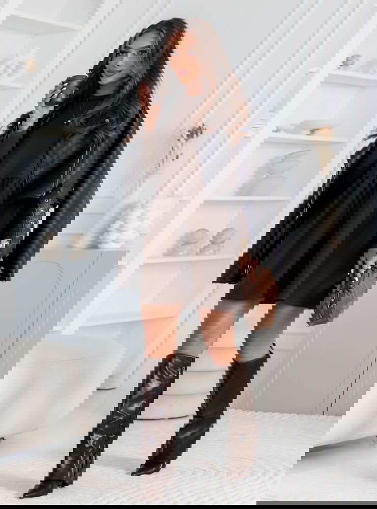 Czekoladowa sukienka z długimi...