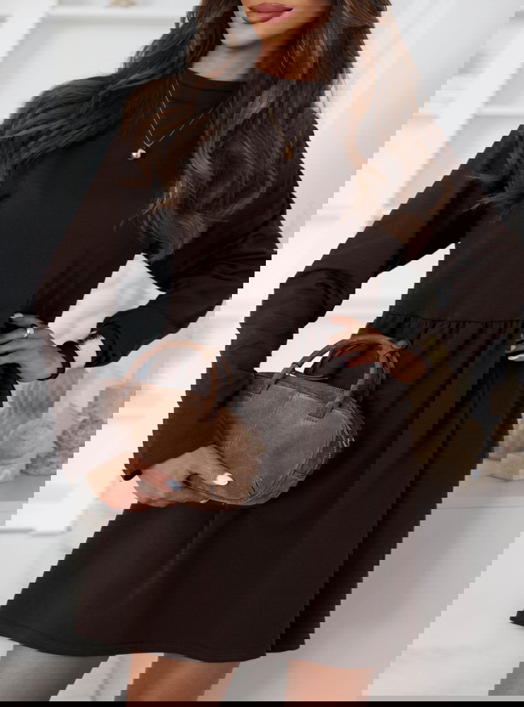 Czekoladowa sukienka z długimi...