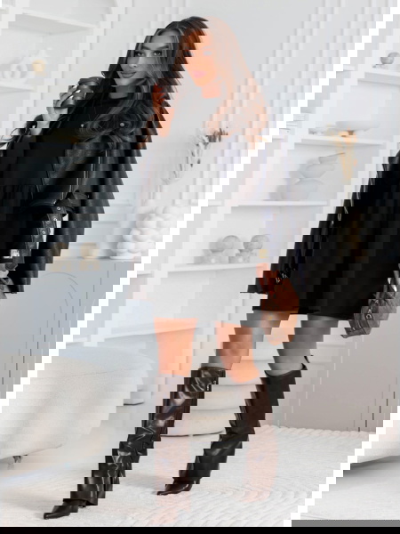 Czarna sukienka z długimi... 2