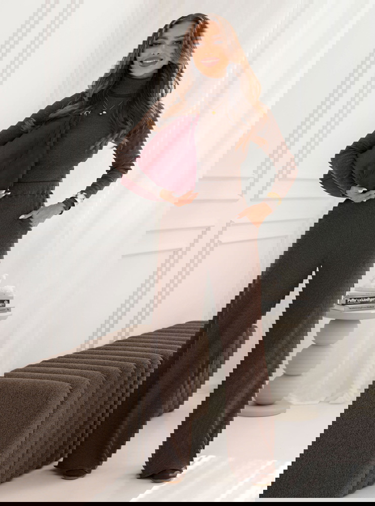 Czekoladowy prążkowany komplet bluzka...