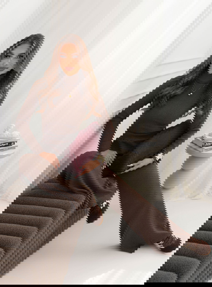 Czekoladowy prążkowany komplet bluzka...