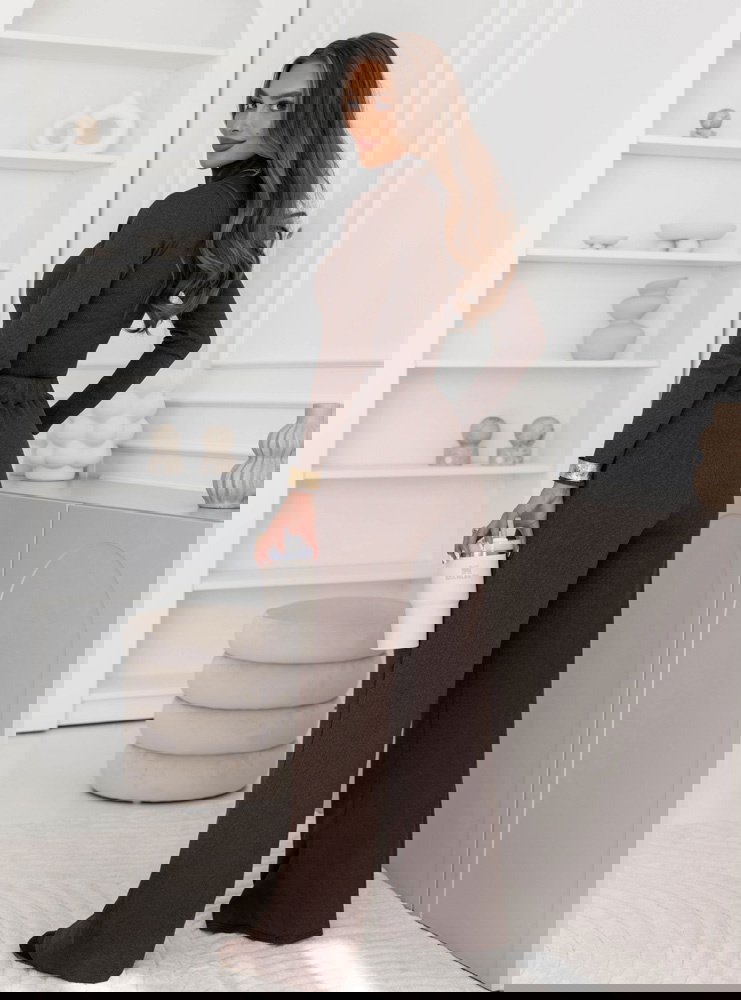 Czekoladowy prążkowany komplet bluzka...