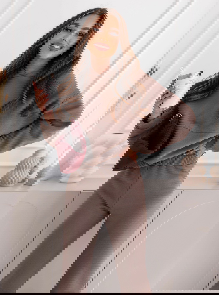 Komplet dresowy bluza i spodnie Celeciaa - mocha mousse