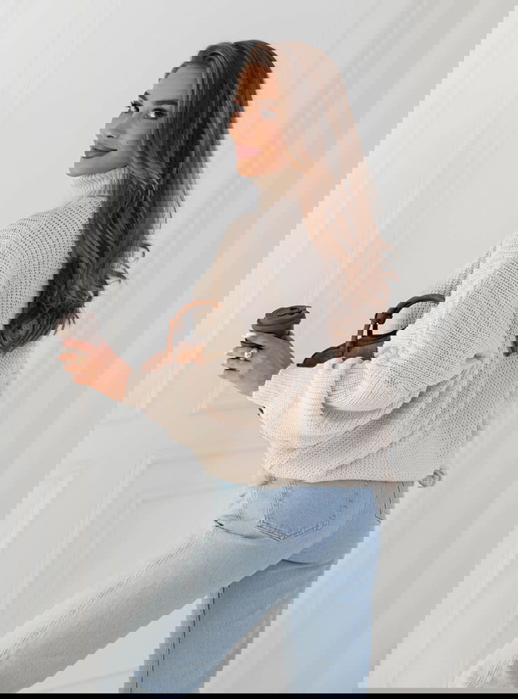 Sweter oversize z golfem Marym - ecru