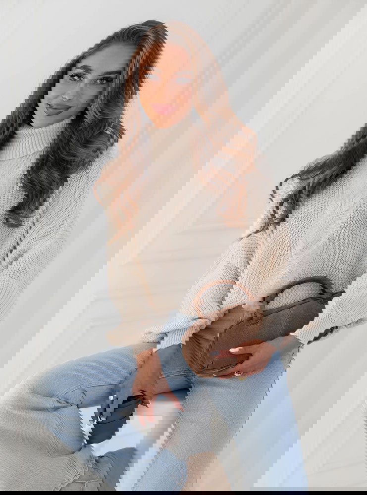 Sweter oversize z golfem Marym - ecru