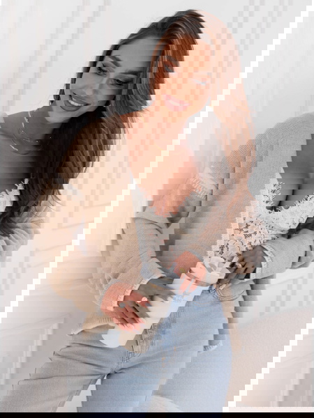 Beżowy kardigan Joscelyne 2