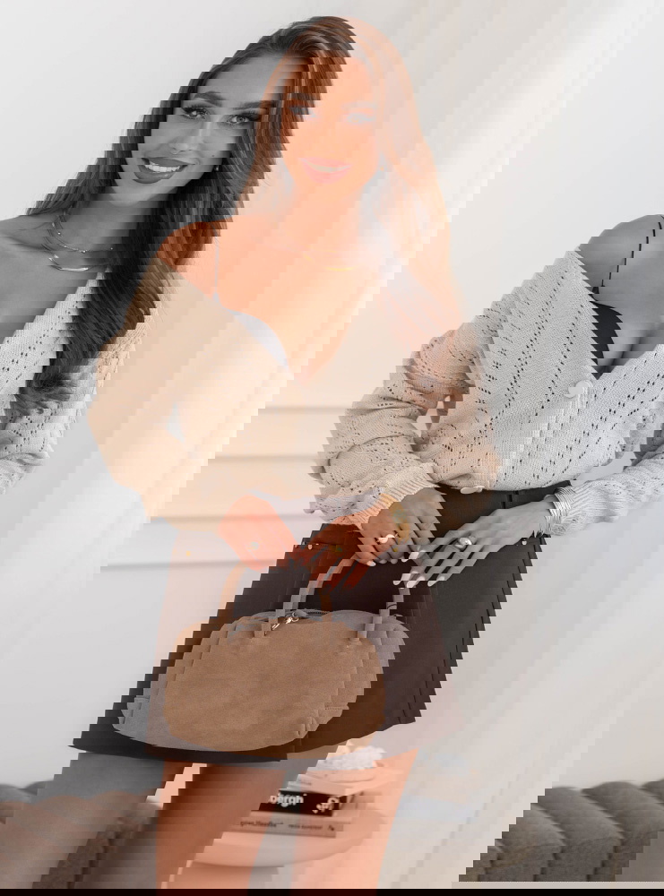 Beżowy ażurowy sweter zapinany na...