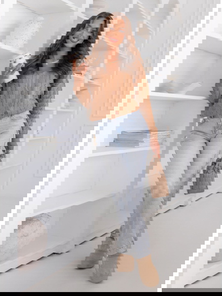 Ażurowy sweter zapinany na... 2