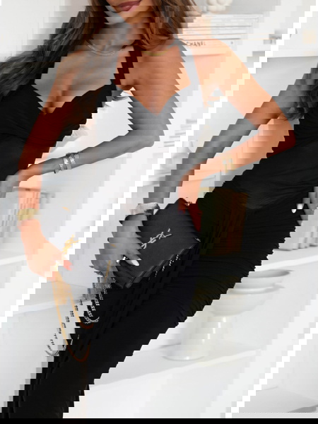 Czarna długa sukienka z...