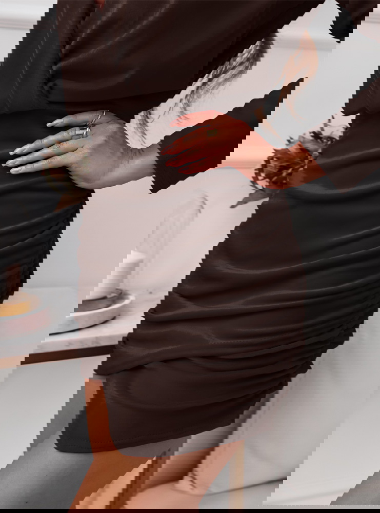 Czekoladowa welurowa sukienka z...