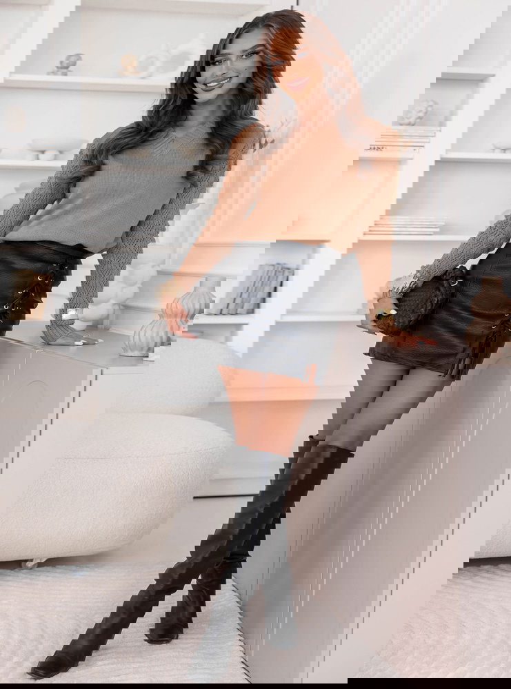 Sweter z ażurkowymi rękawami Monnillo...