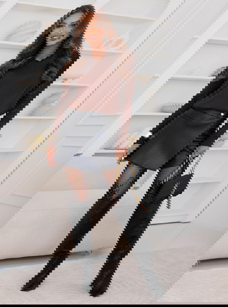 Czekoladowy sweter z ażurkowymi...