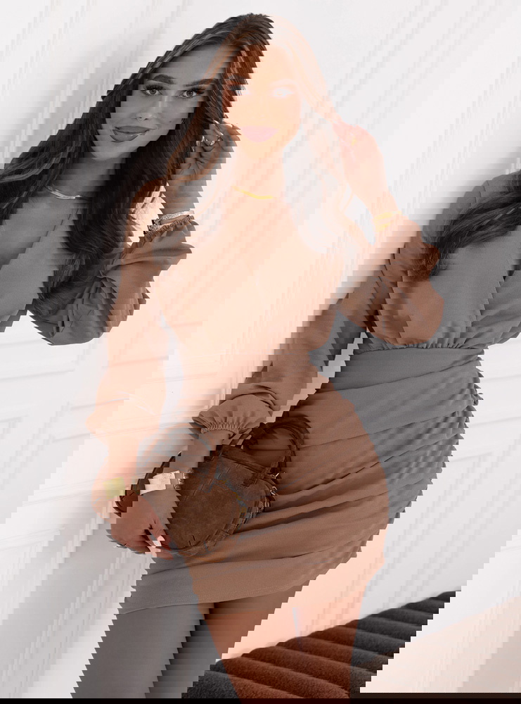 Sukienka mini z przekładanym dekoltem...