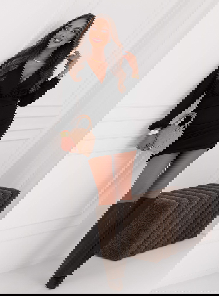 Czarna sukienka mini z przekładanym...